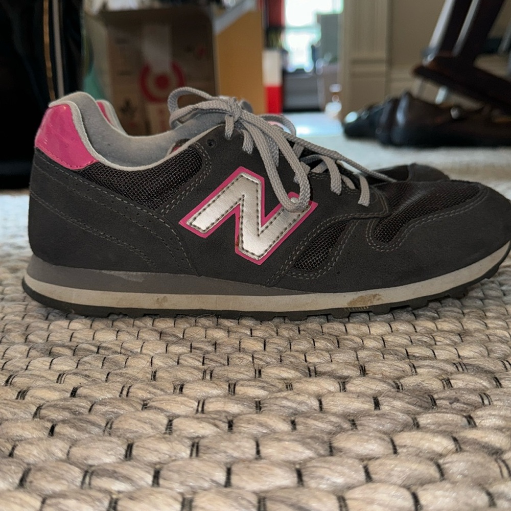 New Balance 373